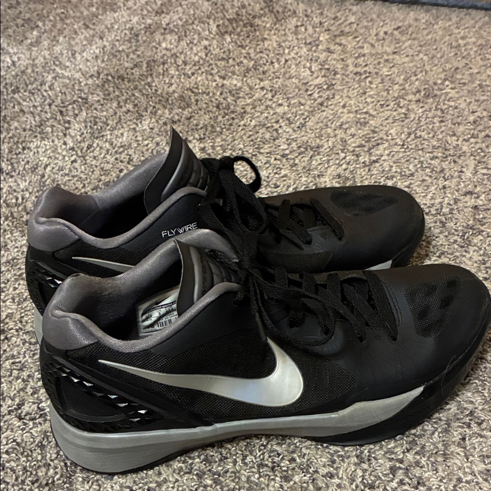 Women’s Sz 10.5 Hyper spike fly wire black volleyball shoes